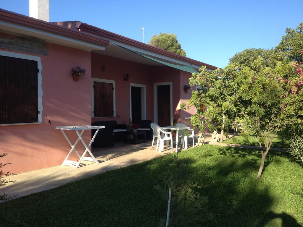 Bed and Breakfast La Contea SantʼAnna Arresi Habitación foto